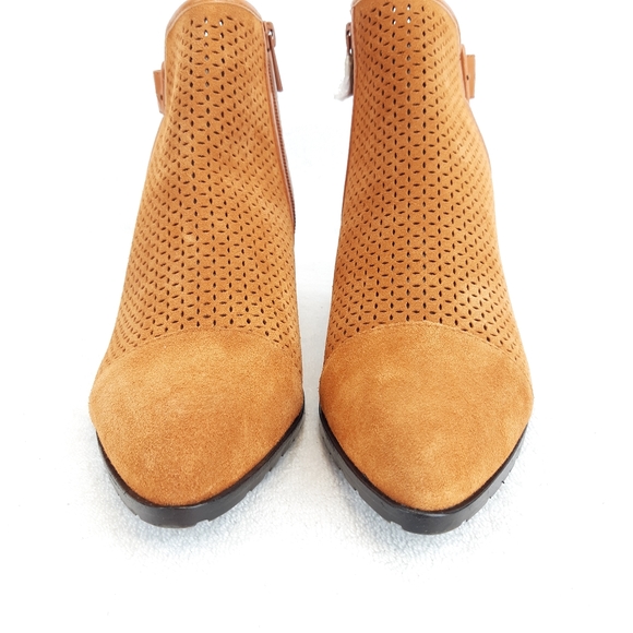 DONALD J PLINER DARIO SUEDE ANKLE BOOTIES - Picture 4 of 16